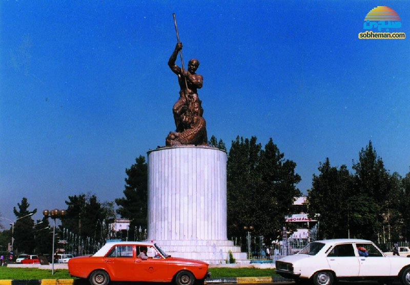 (عکس) تنها مجسمه‌ باقی‌مانده از دوران پهلوی