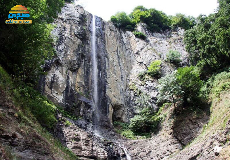 (ویدئو) آبشار‌های زیبا و تماشایی بیستون کرمانشاه پس از بارندگی