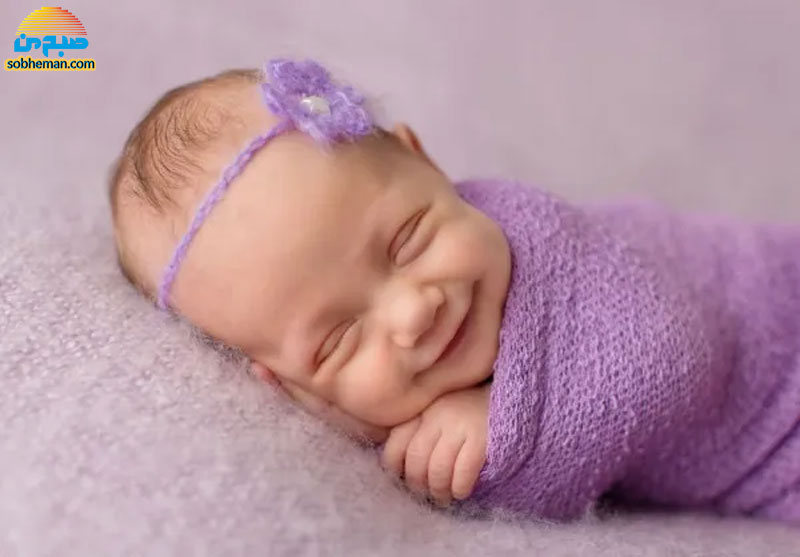 چرا نوزادان در خواب، لبخند به لب می‌آورند؟